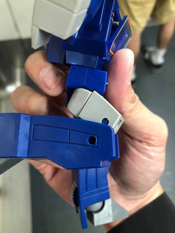 Transformers RED Soundwave In Hand Images  (6 of 9)